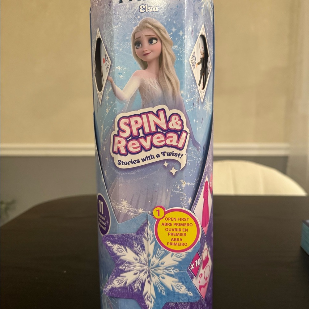 Disney Frozen Spin & Reveal Elsa Toy - Blue and Purple